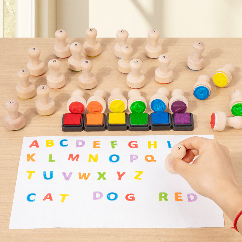 26個の木製アルファベットスタンプ 子供向けギフト 単語スペ - Wooden Letter Sign のレビューと価格